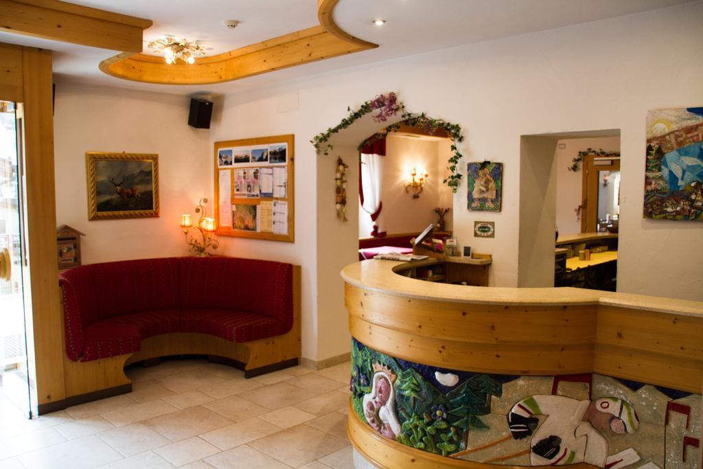 Dolomiti Hotel Cozzio Madonna Exterior foto
