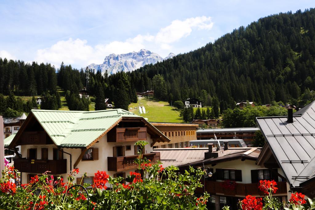 Dolomiti Hotel Cozzio Madonna Habitación foto